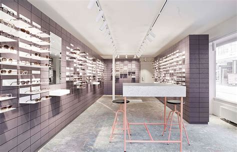 VIU EYEWEAR® Optiker & Brillengeschäft in Stuttgart mit .